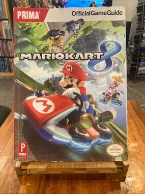 Nintendo Mario Kart 8 Official Game Guide - Red, Blue, White
